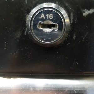 Meet your Posher, Bobby